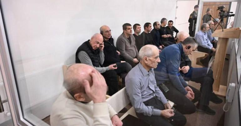 Համատարած տեղեկատվական և քարոզչական աղմուկի մեջ շատ բարդանում է առողջ, օբյեկտիվ վերլուծության շուրջ քննարկում ծավալելը։ Այս մասին գրել է ադրբեջանագետ Տաթևիկ Հայրապետյանը:  «Ինձ համար առանձնակի ցավալի ու մտահոգիչ է հետևել, որ հանրային հստակ պահանջ չի ձևավորվում մեր գերիների վերադարձի շուրջ։ Հատկապես Թրամփի կողմից դրա մասին խոսելուց հետո, ես ավելի քան վստահ եմ՝ որոշակի համառ աշխատանքը չի կարող անարդյունք մնալ։ Ես դրա մասին շարունակ գրում էի նաև հանդիպումից առաջ։ Եկեք ընդունենք, որ շատ դժվար է պատկերացնել խաղա