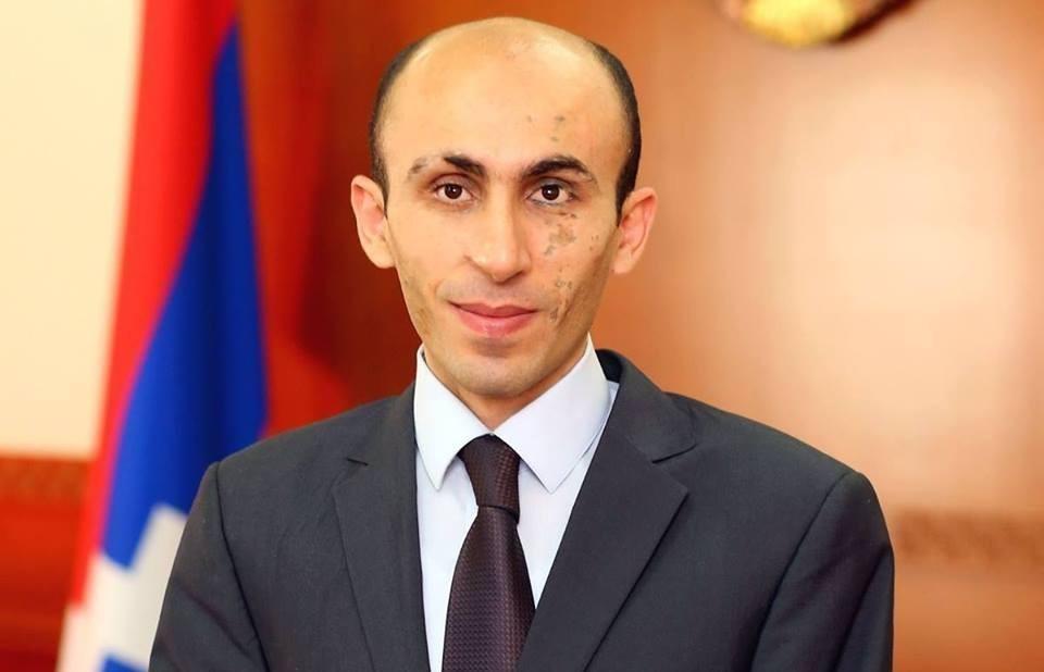 Վաշինգտոնյան հռչակագիրը և դրա շրջանակում ստորագրված փաստաթղթերը ակնհայտորեն չեն կարող կայուն, արդար ու արժանապատիվ խաղաղություն ապահովել, որովհետև դա Արցախի ժողովրդի իրավունքների ու արյան հաշվին է, և բացի դրանից, նույն Ադրբեջանը, որը միջազգային բազմաթիվ հանցագործություններ կատարած կողմ է, որևէ ձևով կաշկանդված չի զգում իրեն։ Այս մասին News.am-ի հետ զրույցում ասել է Արցախի Հանրապետության մարդու իրավունքների նախկին պաշտպան Արտակ Բեգլարյանը:  «Մի կողմից խաղաղությունը համապարփակ ու ներառական չէ, չի ներառում հակա
