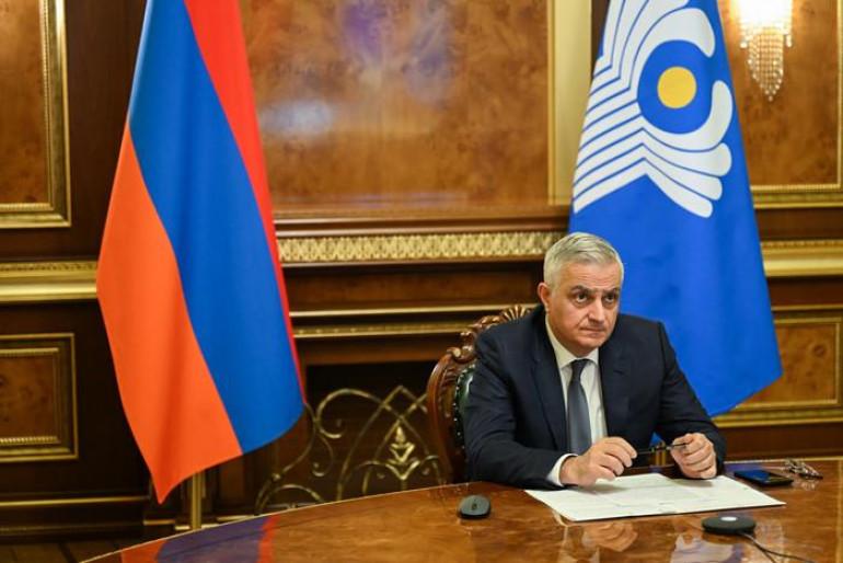 «Փոխվարչապետը հանդես է եկել ելույթով, ողջունել նիստի մասնակիցներին և շնորհակալություն հայտնել բելառուսական կողմին նիստի կազմակերպման համար։  ՀՀ փոխվարչապետն իր ելույթում նշել է, որ այս տարվա առաջին կիսամյակում Հայաստանի և ԱՊՀ երկրների միջև առևտրաշրջանառությունը կազմել է շուրջ 4 միլիարդ ԱՄՆ դոլար՝ արձանագրելով, որ նախորդ տարվա նույն ժամանակահատվածի համեմատ ցուցանիշները փոքր-ինչ նվազել են, և այս համատեքստում ընդգծել է կոոպերացիայի ամրապնդմանը, տնտեսությունների արդիականացմանը և նորարարությունների ներդրմանն ուղ