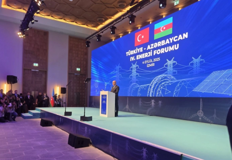 «Զանգեզուրի միջանցքի» բացումը կապահովի Կասպից ծովի տարածաշրջանից և Կենտրոնական Ասիայից Նախիջևանի միջոցով Թուրքիա և համաշխարհային շուկաներ ածխաջրածինների և «կանաչ էներգիայի» մատակարարման եզակի ուղի։ Այս մասին հայտարարել է Ադրբեջանի էներգետիկայի նախարար Փարվիզ Շահբազովը՝ ելույթ ունենալով Թուրքիայի Իզմիր քաղաքում անցկացվող ադրբեջանա-թուրքական չորրորդ էներգետիկ ֆորումում։  Նրա խոսքով՝ Իգդիր-Նախիջևան գազատարը, որը հսկայական տարածաշրջանի էներգետիկ քարտեզը կազմող նախագծերից մեկն է, նույնպես Ադրբեջանի և Թուրքիայի մ