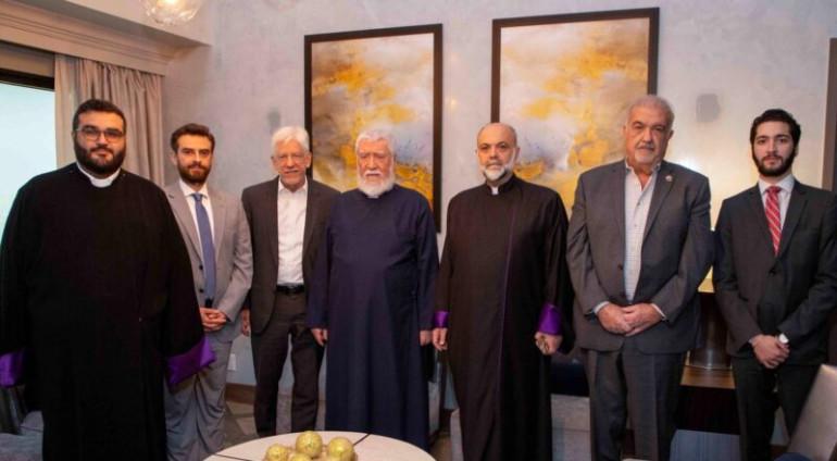 Բաքվում ապօրինի պահվող հայ բանտարկյալների ազատ արձակումն անհետաձգելի հրամայական է։ Այս մասին «Միջազգային քրիստոնեական համերաշխություն» կազմակերպության նախագահ Ջոն Էյբների հետ հանդիպմանն ասել է Մեծի Տանն Կիլիկիո կաթողիկոս Արամ Ա–ն։  Էյբները ներկայացրել է, թե իրենց կազմակերպությունն ինչ աշխատանքներ է տանում Հայաստանի և Արցախի, ինչպես նաև Բաքվում ապօրինի պահվող հայ բանտարկյալների գծով։