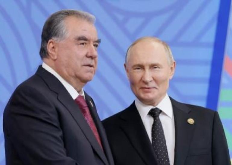 Ռուսաստանի նախագահը գտնվում է Տաջիկստանում՝ չնայած Միջազգային քրեական դատարանի (ՄՔԴ)  արձակած ձերբակալման հրամանագրին։ Տաջիկստանը, որպես Միջազգային քրեական դատարանի Հռոմի կանոնադրության մասնակից պետություն, չի կատարել Կանոնադրությամբ ստանձնած իր պարտավորությունները՝ ձերբակալման հրամանագիրը կատարելու վերաբերյալ։ Դրա մասին ասված է Տաջիկստանում Եվրոպական Միության պատվիրակության հայտարարության մեջ։  «Միջազգային քրեական դատարանը ձերբակալման հրամանագիր է արձակել Վլադիմիր Պուտինի նկատմաամբ՝ միջազգային հանցագործութ