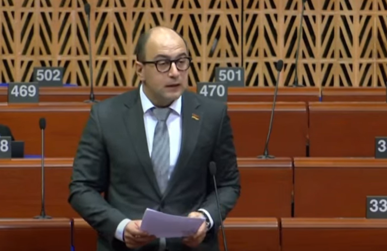 Բաքվում Կարմիր խաչի գրասենյակի փակվելուց հետո պատանդների հարազատները և մենք չունենք որևէ տեղեկություն մեր հայրենակիցների որպիսության մասին: Այս մասին, ելույթ ունենալով ԵԽԽՎ լիագումար նիստին հայտարարել է Պատիվ ունեմ» խմբակցության ղեկավար Հայկ Մամիջանյանը:  «Մեծարգո’ նախագահող, հարգելի’ գործընկերներ,  Այսօր այս նստաշրջանի վերջին օրն է, և մենք բոլորս անհամբեր սպասում ենք տուն վերադարձին ու այն պահին, երբ կրկին կհանդիպենք մեր հարազատներին։ Վստահ եմ, որ շատ անգամներ հաղորդագրությունների և զանգերի միջոցով այս օրե