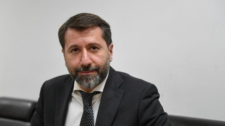 Միջազգային իրավական հարցերով ՀՀ ներկայացուցիչ Կարեն Անդրեասյանը վստահեցնում է՝  ո՛չ Եղիշե Կիրակոսյանի, ո՛չ իր օրոք Ադրբեջանի դեմ ներկայացված որևէ հայց հետ չի կանչվել։ Այս մասին փոխանցում է Փաստինֆոն:   «Նման քննարկում չկա, եթե լինի, ապա ձեզ հաստատ տեղյակ կպահեմ»,- ասաց Կարեն Անդրեասյանը՝ նշելով, թե բոլոր դատական ատյաններում պաշտպանում է ՀՀ շահերը։  Դիտարկմանը, որ նախաստորագրված պայմանագրում կա կետ, որ հայցերը պետք է հետ քաշվեն՝ Կարեն Անդրեասյանը պատասխանեց՝ նշելով, որ ուսումնասիրել է ողջ փաթեթը, գրասենյակը 