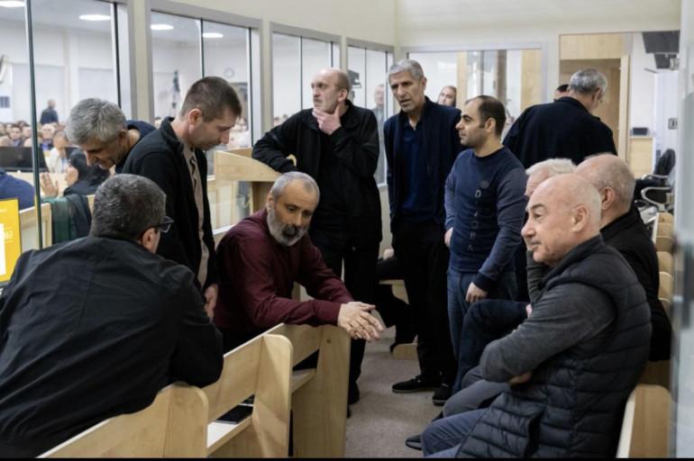 ԱՄՆ քսանյոթ սենատորներ՝ սենատոր Էդ Մարկիի  և Շելդոն Ուայթհաուսի  գլխավորությամբ, ինչպես նաև Սենատի դեմոկրատական խմբի առաջնորդ Չաք Շումերի աջակցությամբ, նամակ են հասցեագրել պետքարտուղար Մարկո Ռուբիոյին՝ Թրամփի վարչակազմին կոչ անելով պահանջել Ադրբեջանի կողմից պահվող բոլոր հայ ռազմագերիների և քաղաքական առաջնորդների անհապաղ և անվերապահ ազատ արձակում։ Այս մասին ասված է ՀՅԴ Հայ դատի կենտրոնական գրասենյակի տարածած հաղորդագրության մեջ։   «Նամակում Թրամփի վարչակազմին կոչ է արվում պահանջել, որ միջազգային դիտորդները մ