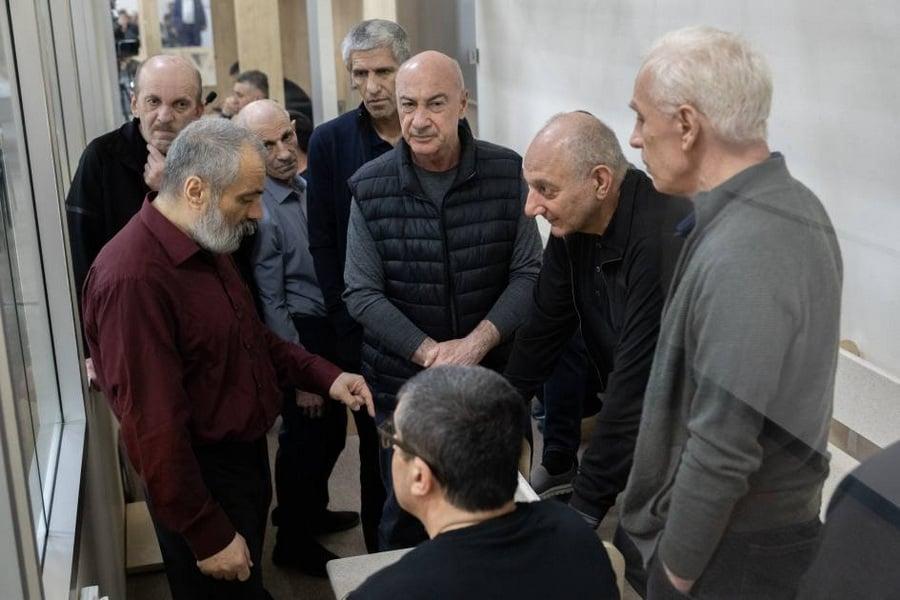 Արցախի ռազմաքաղաքական ղեկավարության մեղքը ադրբեջանցի պետական մեղադրողն ապացուցված է համարել: Բաքվի զինվորական դատարանում այսօր շարունակված դատական նիստում գլխավոր դատախազի առաջին օգնական Վյուսալ Ալիևը հայտարարել է, թե մեղադրյալներին վերագրվում են հանցագործություններ, որոնք իրականացվել են սկսած 1988 թվականից մինչև 2023-ի սեպտեմբերի 20-ը:  «Հարցաքննվել են մեղադրյալները, տուժածներն ու վկաները: Իբրև մեղադրող կողմ` մենք կարծում ենք, որ մեղադրյալների մեղքը հիմնավորված է ապացույցներով», - իր մեղադրական ճառում ասել