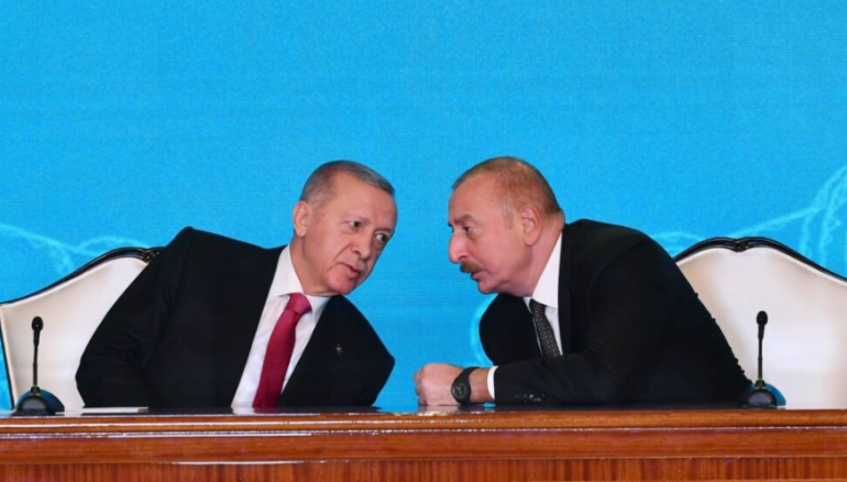 Թուրքիան Ադրբեջանի համար եղբայրական պետություն է, մենք դաշնակիցներ ենք։ Նման հարաբերություններ այլևս չկան: Այս մասին տարվա արդյունքների ամփոփմանը նվիրված մամուլի ասուլիսում հայտարարել է Ադրբեջանի արտաքին գործերի նախարար Ջեյհուն Բայրամովը։   Բայրամովը նշել է, որ հարաբերությունների հիմքը ոչ միայն պատմական կապերն են, այլև երկու երկրների ղեկավարների միջև անկեղծ անձնական հարաբերությունները:  «Թուրքիան միշտ աջակցել է Ադրբեջանին Հայաստանի հետ կապված հարցերում։ 44-օրյա պատերազմից հետո Թուրքիայի և Հայաստանի միջև հար