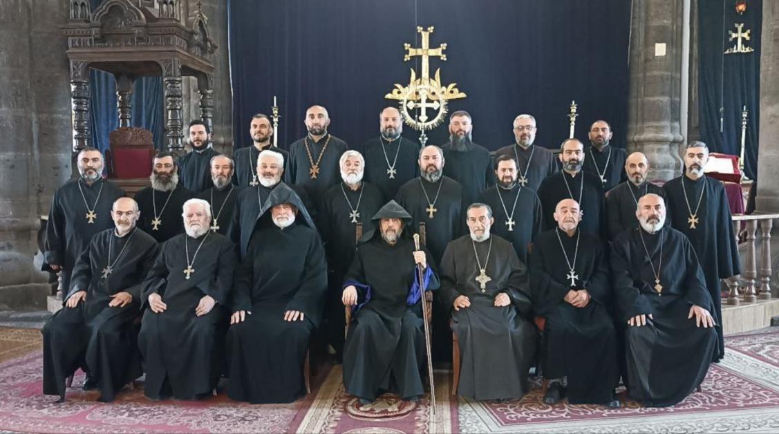 Եթե որևէ մեկը Յոթ Վերք եկեղեցում պատարագ մատուցի, կնշանակի՝ առաջնորդանիստը բռնազավթված է. շիրակցի հոգևորականներ