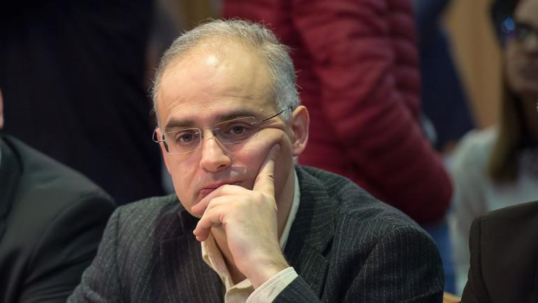 Բանակի օրվա կապակցությամբ շնորհավորում եմ Զինված Ուժերի բոլոր ներկայացուցիչներին, զինվորականներին՝ շարքայիններին եւ ամբողջ սպայական կազմին, վետերաններին, մեր ամբողջ ժողովրդին։ Այս մասին ֆեյսբուքյան իր էջում գրել է ՀԱԿ-ի վարչապետի թեկնածու Լևոն Զուրաբյանը։   «Ալեքսանդր Մակեդոնացին ասել է. «Ես չեմ վախենում առյուծների բանակից, եթե այն կառավարում են ոչխարները, ես վախենում եմ ոչխարների բանակից, որի զորավարը առյուծ է»։  1988-ի բովում եւ Անկախությամբ ստեղծված բանակը առյուծների բանակ էր, որի հիմնադիրներն ու զորավար