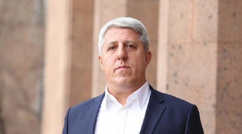 Իրանի շուրջ լարվածության այս փուլում երկու չափազանց կարևոր նոր հանգամանքներ են ի հայտ եկել։ Այս մասին գրել է իրանագետ Վարդան Ոսկանյանը։  «Նախ՝ Իսրայելի պահվածքը չափազանց զուսպ էր։ Ընդամենը մի քանի օր առաջ նույնիսկ այս երկրի կառավարության նիստում քննարկվել է, որպեսզի իսրայելցի պաշտոնյաներն այնպիսի հայտարարություններ չանեն, որոնք Իրանին կարող են դրդել Իսրայելին հարվածներ հասցնելու։ Ակնհայտ է, որ Թել-Ավիվը մի կողմից չի ցանկանում «ուրիշի» պատերազմում թիրախ դառնալ, իսկ մյուսից՝ հավանաբար ճիշտ են այն տեղեկություն