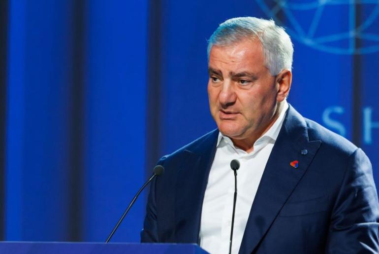 «Ուժեղ Հայաստան» կուսակցության վարչապետի թեկնածուն Սամվել Կարապետյանն է: Այս մասին  «Ուժեղ Հայաստան» կուսակցության շնորհանդեսի ժամանակ ասել է Նարեկ Կարապետյանը:   ««Ուժեղ Հայաստանին» պետք է ուժեղ առաջնորդություն: Նոր առաջնորդ՝ կառավարչի հմտություններով: Նոր, բայց մեծ փորձ ունեցող առաջնորդ: Մեր առաջնորդը ծնվել է Հայաստանում, մեծացել է գյուղում՝ ուսուցիչների ընտանիքում: Նա գալիս է ժողովրդից: Կյանքում ու բիզնեսում հաջողության հասնելուց հետո երբեք չի մոռացել որտեղից է եկել»,-նշել է նա:    Նարեկ Կարապետյանը հավե