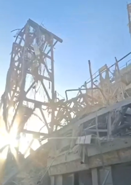 Իրանի Ղոմ քաղաքում գտնվող Փորձագետների խորհրդի գրասենյակը, որը ընտրում է Իրանի գերագույն առաջնորդին, հարձակման է ենթարկվել, հայտնում են իրանական լրատվամիջոցները։  Իսրայելը հարձակվել է Փորձագետների խորհրդի գրասենյակի վրա, որտեղ խորհրդի 88 անդամները Իրանի հաջորդ գերագույն առաջնորդի ընտրության քվեարկությունն էին անցկացնում, գրում է Clash Report-ը։  Բոլոր անդամները ներկա չեն եղել, ըստ տեղեկությունների՝ հարձակումը տեղի է ունեցել ձայների հաշվարկի ժամանակ։