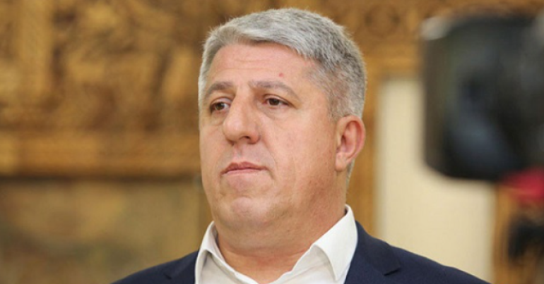 Իրանի դեմ պատերազմը փոփոխելու է ոչ միայն հետպատերազմական Մերձավոր Արևելքը, այլ նաև, դատելով ԱՄՆ-Եվրոպա հակասություններից, նաև այս երկու կենտրոնների միջև հարաբերությունները։ Այս մասին գրել է իրանագետ Վարդան Ոսկանյանը։   «Այդ հարաբերությունների ռազմական հատվածը ուղղակիորեն վերաբերում է ՆԱՏՕ-ին, որի անդամ եվրոպական ոչ մի պետություն, չնայած, ԱՄՆ-ի նախագահի կոչին և բավական կոշտ քննադատությանը, չի ցանկանում ներքաշվել Իրանի դեմ պատերազմում։  Ողջ աշխարհն այժմ, ըստ էության, գտնվում է խոշոր աշխարհաքաղաքական տեղաշարժե