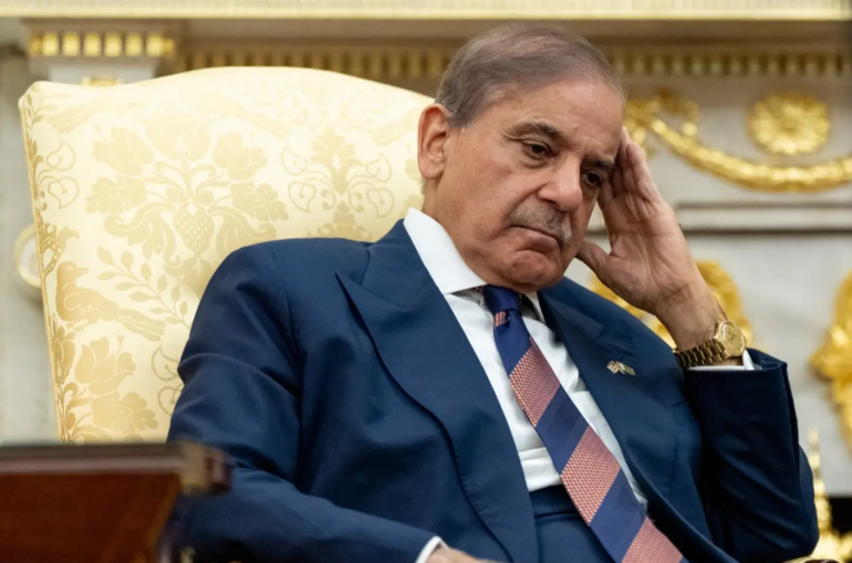 Պակիստանը պատրաստ է հյուրընկալել ԱՄՆ-ի և Իրանի միջև բանակցությունները՝ ուղղված ընթացիկ հակամարտության համապարփակ կարգավորմանը: Այս մասին X-ի իր էջում հայտարարել է Պակիստանի վարչապետ Շեհբազ Շարիֆը:  «ԱՄՆ-ի և Իրանի համաձայնության դեպքում Պակիստանը հայտնում է իր պատրաստակամությունը, որն իր համար պատիվ կհամարի, հանդես գալ որպես հյուրընկալող կողմ՝ նպաստելու առարկայական և արդյունավետ բանակցությունների անցկացմանը, որոնք ուղղված կլինեն ներկայիս հակամարտության համապարփակ կարգավորմանը»,- գրել է նա:  Շարիֆը նշել է, որ