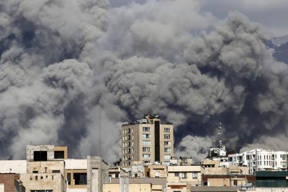 Իրանի բանակը անօդաչու թռչող սարքերով հարվածներ է հասցնել Հորդանանում և Քուվեյթում ԱՄՆ բանակի զինծառայողների տեղակայման վայրերին, ինչպես նաև Բահրեյնում գտնվող ալյումինի արտադրության գործարանին, հայտնում է ՏԱՍՍ-ը։  «Այսօր վաղ առավոտից Իրանի ԶՈւ-ն անօդաչու սարքերով հարվածներ է հասցրել Հորդանանում ԱՄՆ ահաբեկչական բանակի մատակարարման և լոգիստիկայի պահեստին ու ուժերի տեղակայման վայրերին, Քուվեյթի «Արիֆջան» ճամբարում ԱՄՆ զրահատանկային բրիգադի մեքենայացված գումարտակի տեղակայման վայրին, ինչպես նաև Բահրեյնի խոշորագու