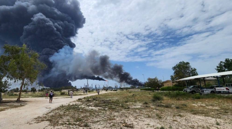 ԱՄՆ-ն և Իսրայելը խախտել են հրադադարը՝ հարձակվելով Իրանի հարավում գտնվող նավթավերամշակման գործարանի վրա, պնդում է իրանական Press TV հեռուստաալիքը  «Խախտելով հրադադարը՝ ամերիկա-իսրայելական ուժերը հարձակվել են Լավան կղզու նավթավերամշակման գործարանի վրա»,- ասված է հեռուստաալիքի հաղորդագրության մեջ։  Ավելի վաղ Իրանի նավթավերամշակման և բաշխման ազգային ընկերությունը հայտարարել էր, որ չորեքշաբթի առավոտյան իրանական Լավան կղզու նավթավերամշակման օբյեկտները ենթարկվել են հակառակորդների հարձակմանը, սակայն ընկերությունը չ