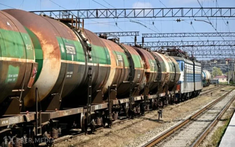 Այսօր Ադրբեջանից Հայաստան կուղարկվի նավթամթերքի հերթական խմբաքանակը։ Այս մասին հայտնում են ադրբեջանական ԶԼՄ-ները:  Ըստ ԶԼՄ-ների՝ Բալաջարի կայարանից կուղարկվի 17 վագոն դիզելային վառելիք՝ ընդհանուր 984 տոննա քաշով։
